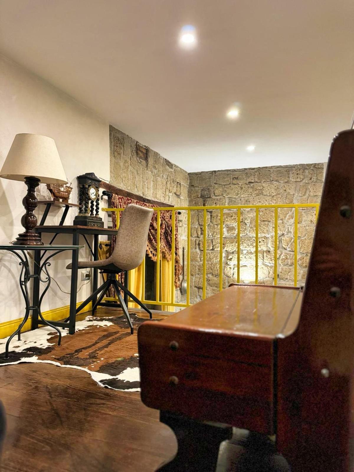 Carlito'S House- Un'Intera Casa Al Centro Storico Apartment เนเปิลส์ ภายนอก รูปภาพ