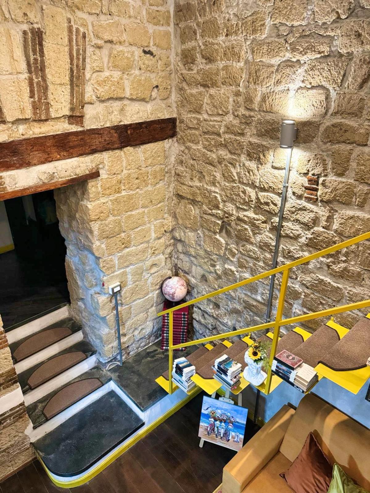 Carlito'S House- Un'Intera Casa Al Centro Storico Apartment เนเปิลส์ ภายนอก รูปภาพ