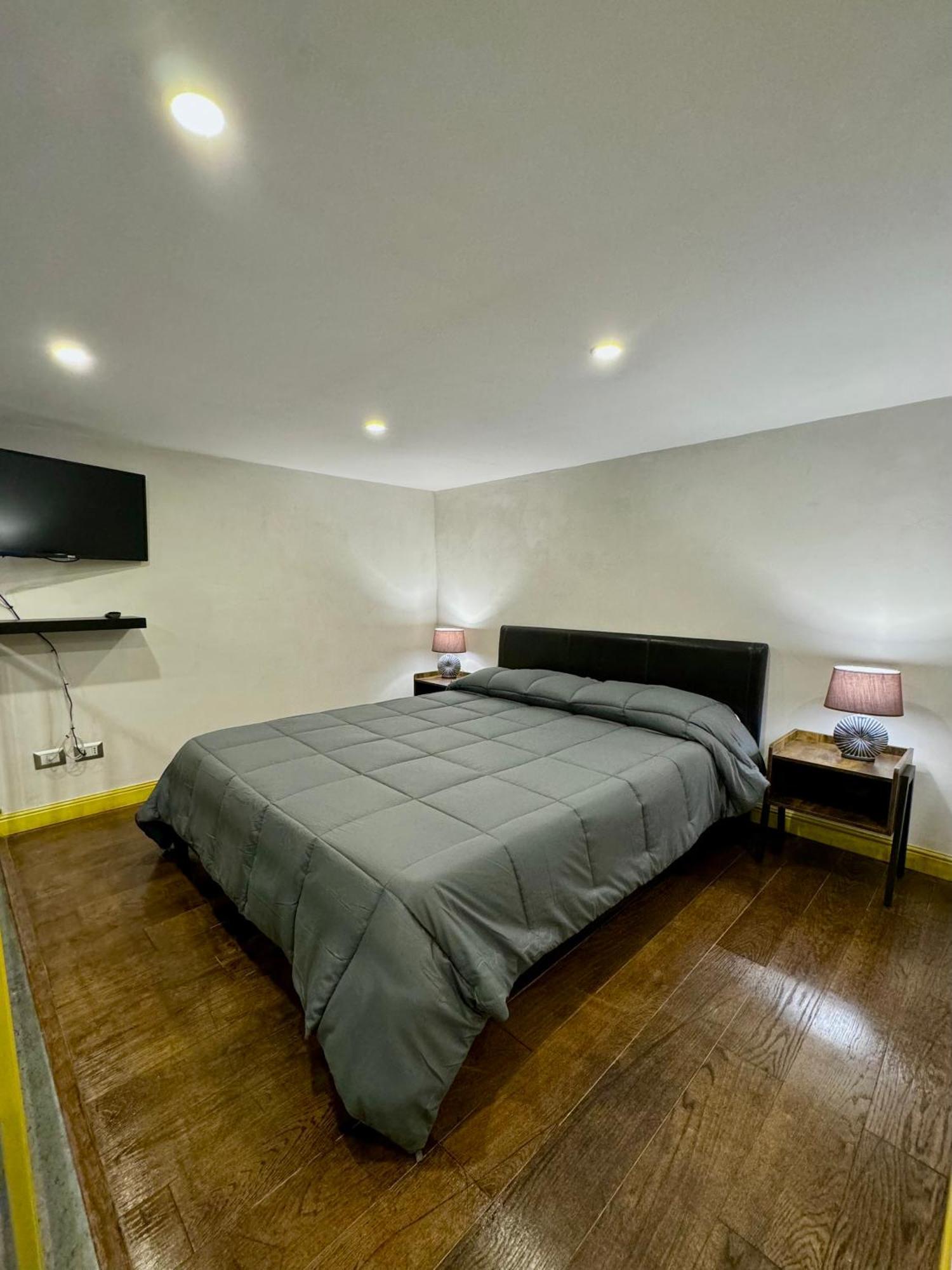 Carlito'S House- Un'Intera Casa Al Centro Storico Apartment เนเปิลส์ ภายนอก รูปภาพ